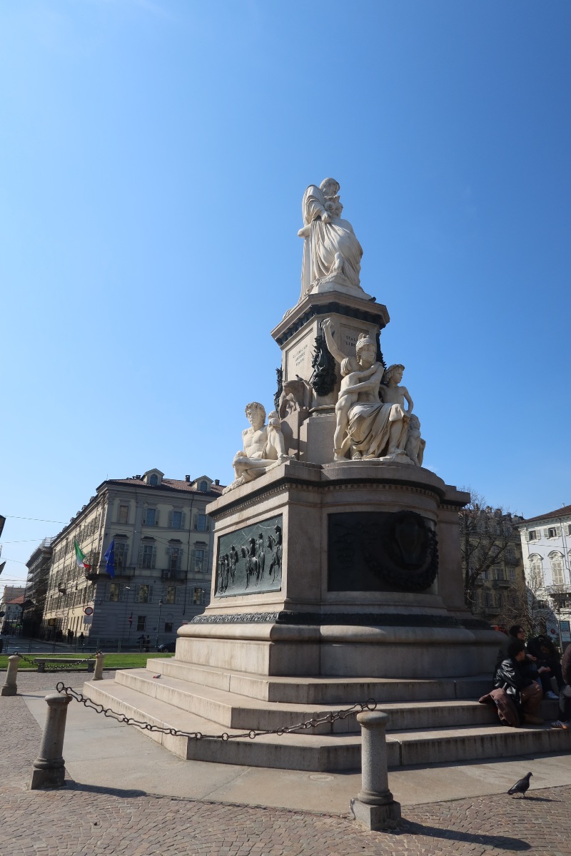 G. Duprè, Camillo Benso Conte di Cavour, 18651873. Torino, Piazza Carlo Emanuele II